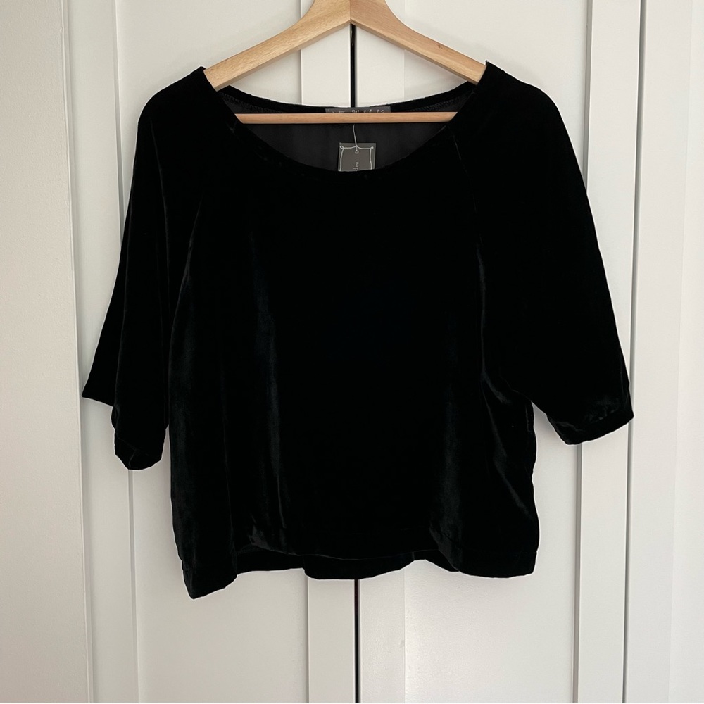Allison Wonderland black velvet top - size 6